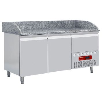 Kühltisch 2 Türen 600x400, 1 neutrale Schubladen (4x Behälter  600x400)+Set 6 Edelstahlräder, schwenkend, 2x Bremsen (1610x720x856mm)
